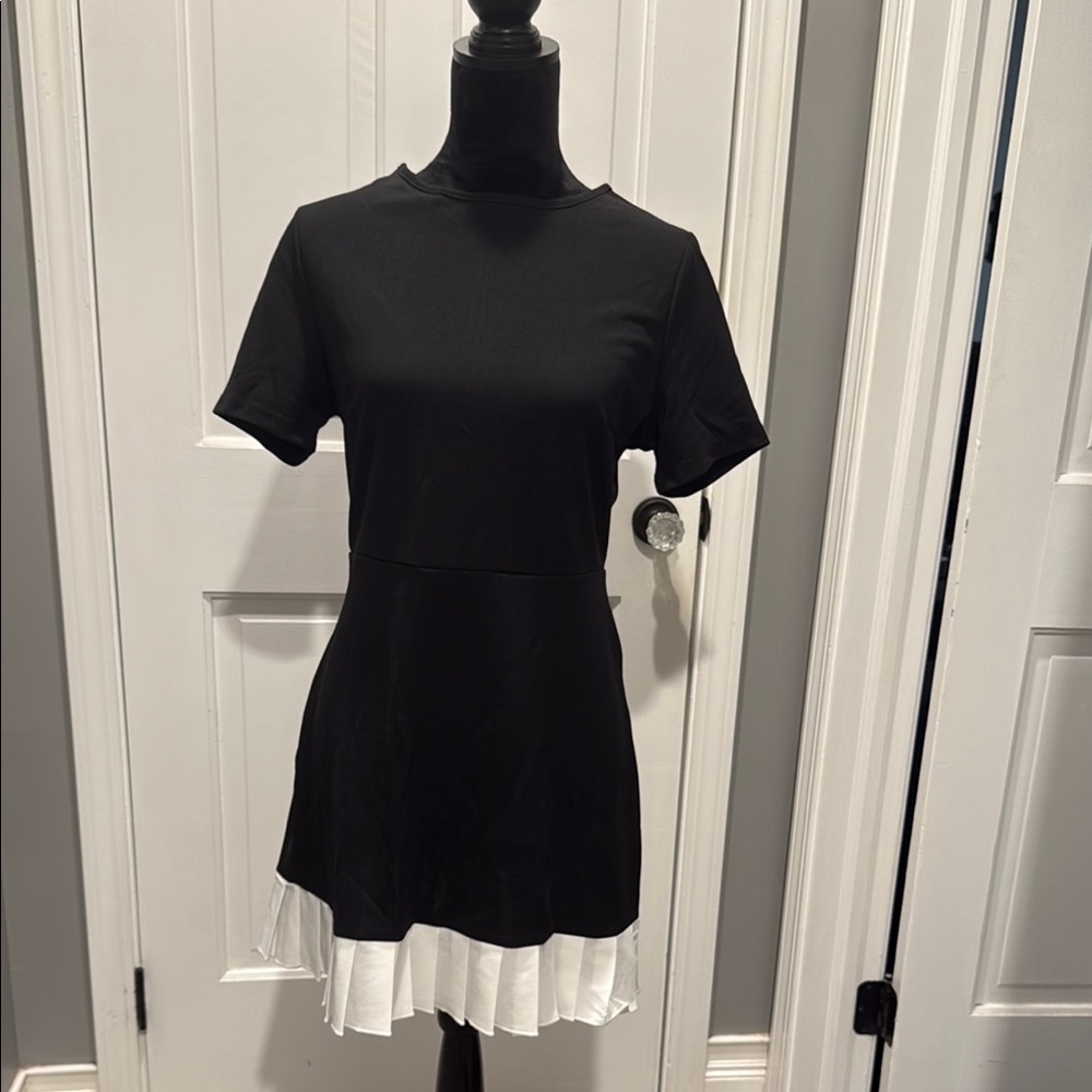 Black and White Short Sleeve Dress